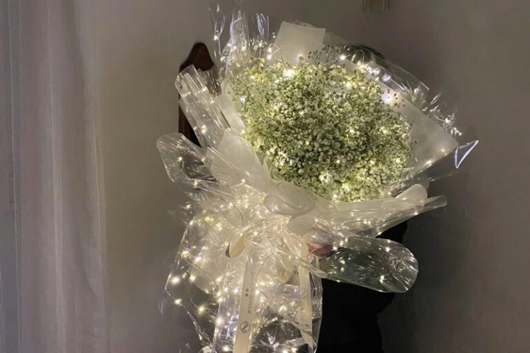 Transparent waterproof luminous flower wrapping paper (1)