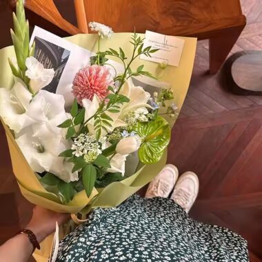Luxury waterproof flower wrapping paper in rolls and sheets