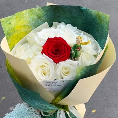 Hand-crumpled flower wrapping paper for bouquet lining