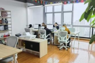 Wrapping Paper Factory Team of Experts