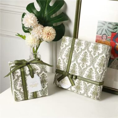 Thick premium holiday and birthday decorative wrapping paper