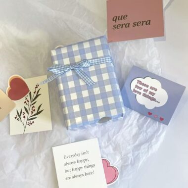 Waterproof thick plaid gift wrapping paper for packaging