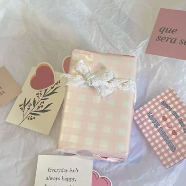 Waterproof thick plaid gift wrapping paper for packaging