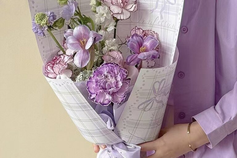 Minimalist checkered thick flower wrapping paper sheets