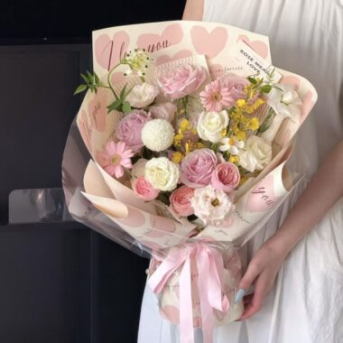 Romantic heart Valentine’s Day flower wrapping paper sheets