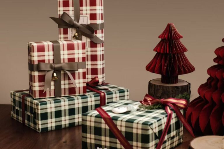 Vintage plaid luxury Christmas wrapping paper sheets