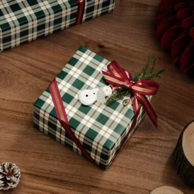 Vintage plaid luxury Christmas wrapping paper sheets