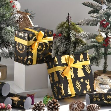Black gold foil minimalist Christmas wrapping paper for gifts