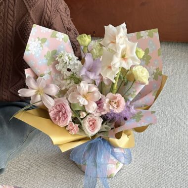 Brilliant floral DIY flower wrapping paper for bouquets