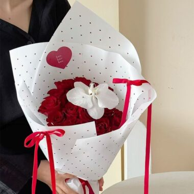 Gold foil heart waterproof flower wrapping paper for bouquets