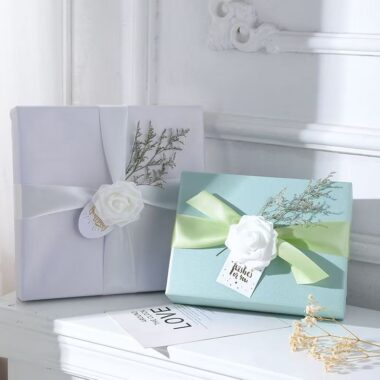 Minimalist iridescent solid color luxury gift wrapping paper