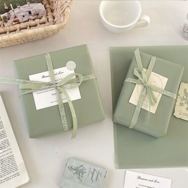 Korean minimalist green gift wrapping paper premium style