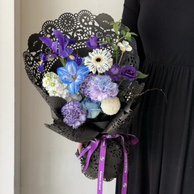 Hollow lace edge decorative flower wrapping paper