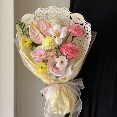 Hollow lace edge decorative flower wrapping paper