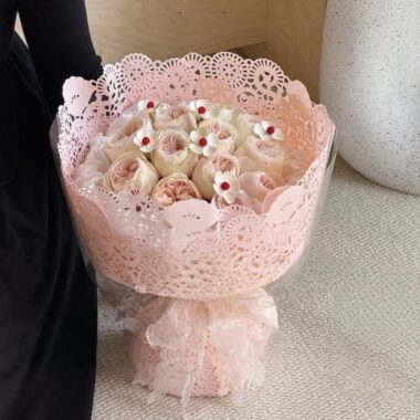 Hollow lace edge decorative flower wrapping paper