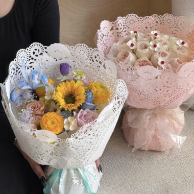 Hollow lace edge decorative flower wrapping paper