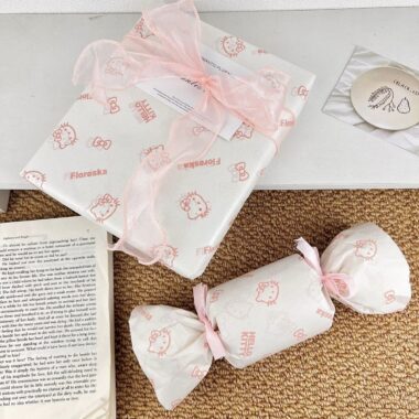 Pink cute cat decorative festival gift wrapping paper