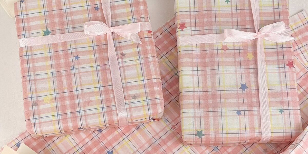 Pink plaid star Korean style gift wrapping paper