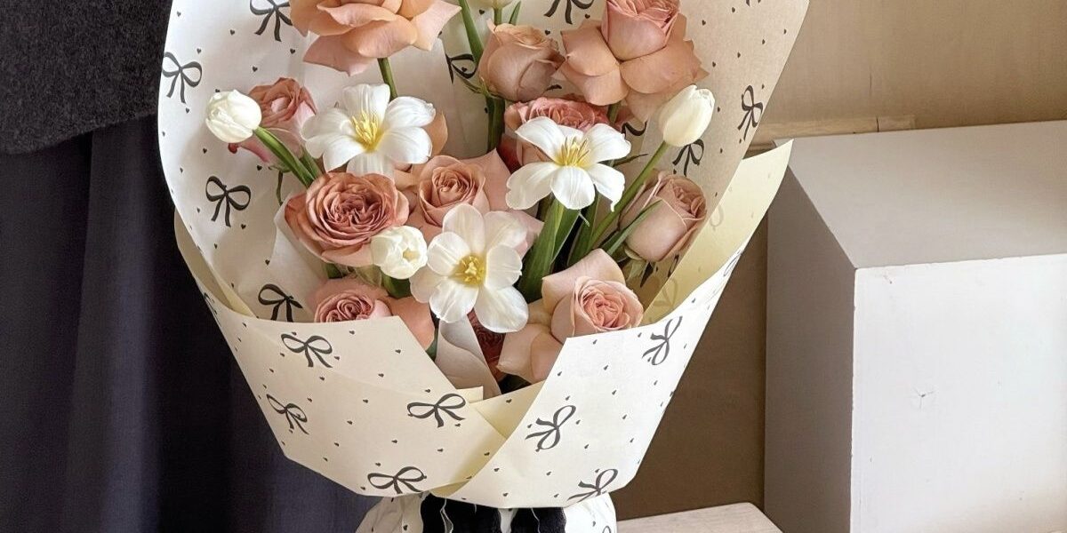 Sweet bow style flower wrapping paper for bouquets