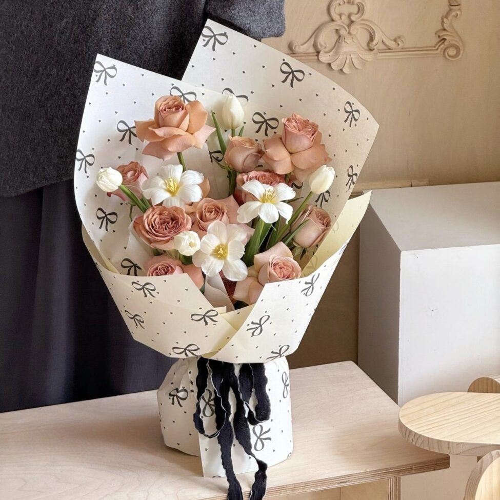 Sweet bow style flower wrapping paper for bouquets