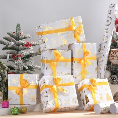 White gold foil minimalist Christmas wrapping paper for gifts