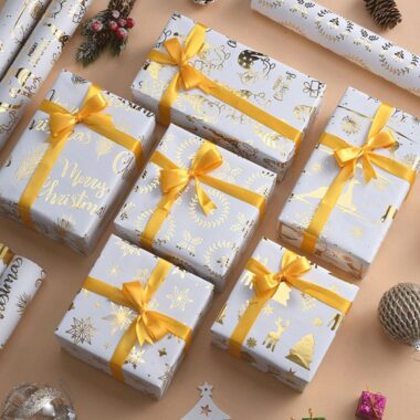 White gold foil minimalist Christmas wrapping paper for gifts
